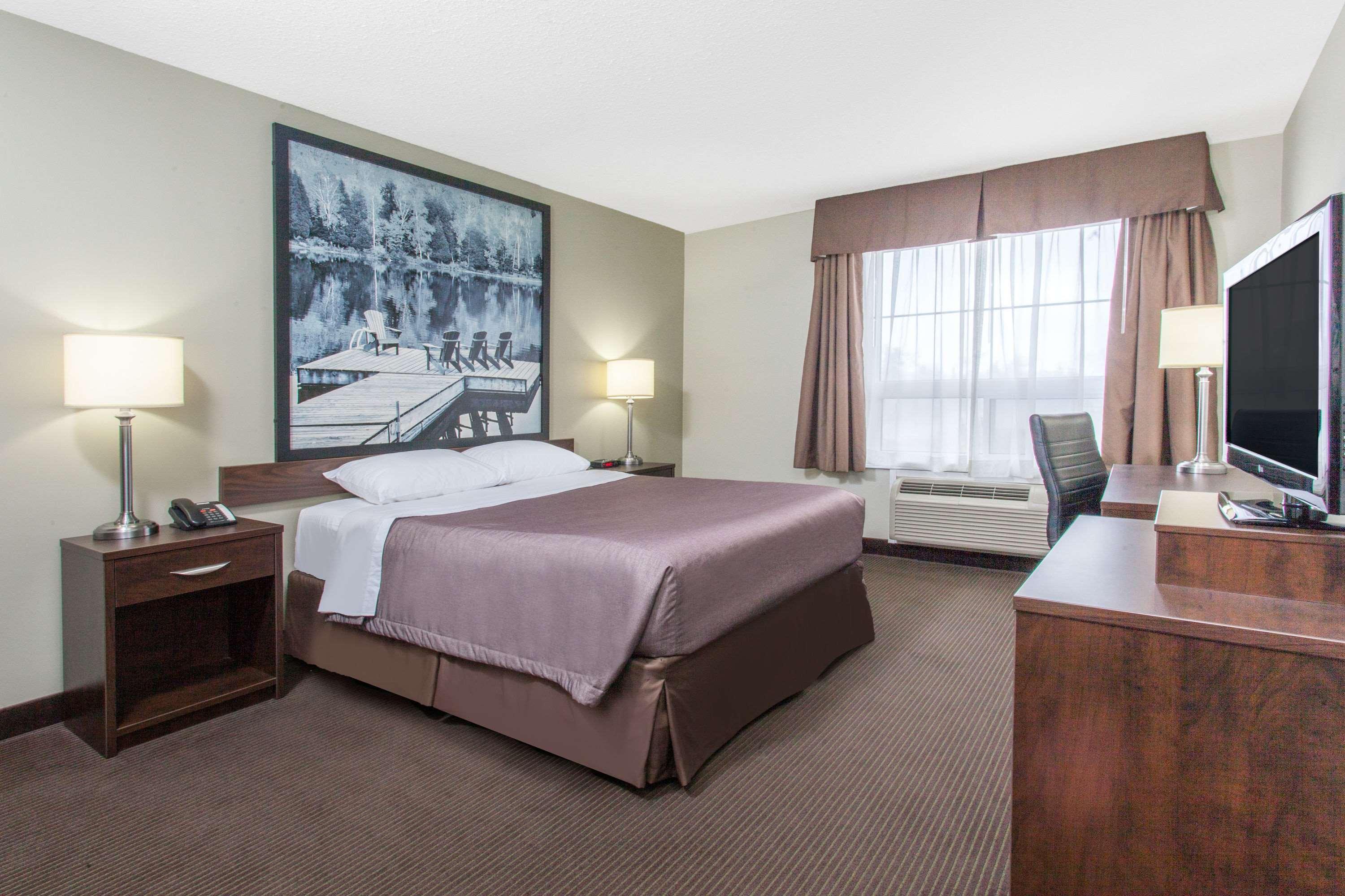 ซูเปอร์ 8 บาย วินด์แฮม เรดเลก ออนแทริโอ Hotel เรดเลค ภายนอก รูปภาพ