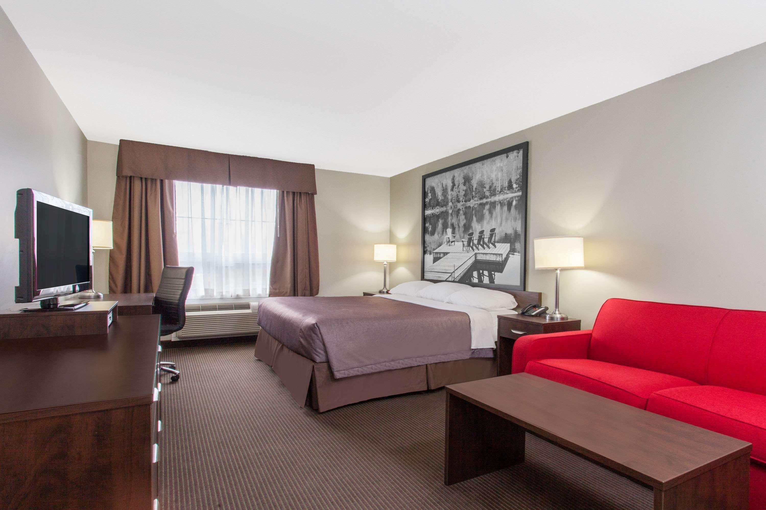 ซูเปอร์ 8 บาย วินด์แฮม เรดเลก ออนแทริโอ Hotel เรดเลค ภายนอก รูปภาพ