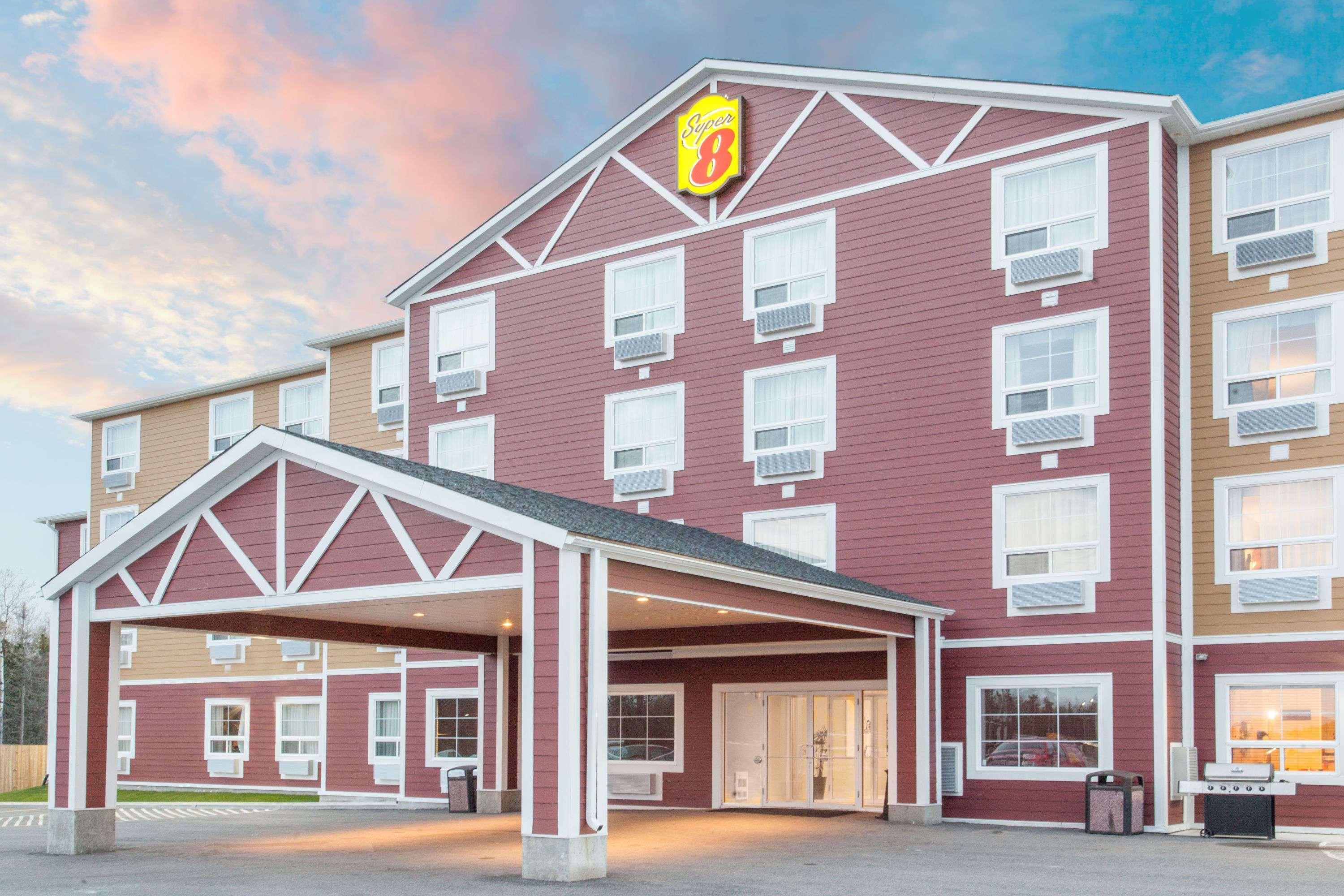 ซูเปอร์ 8 บาย วินด์แฮม เรดเลก ออนแทริโอ Hotel เรดเลค ภายนอก รูปภาพ